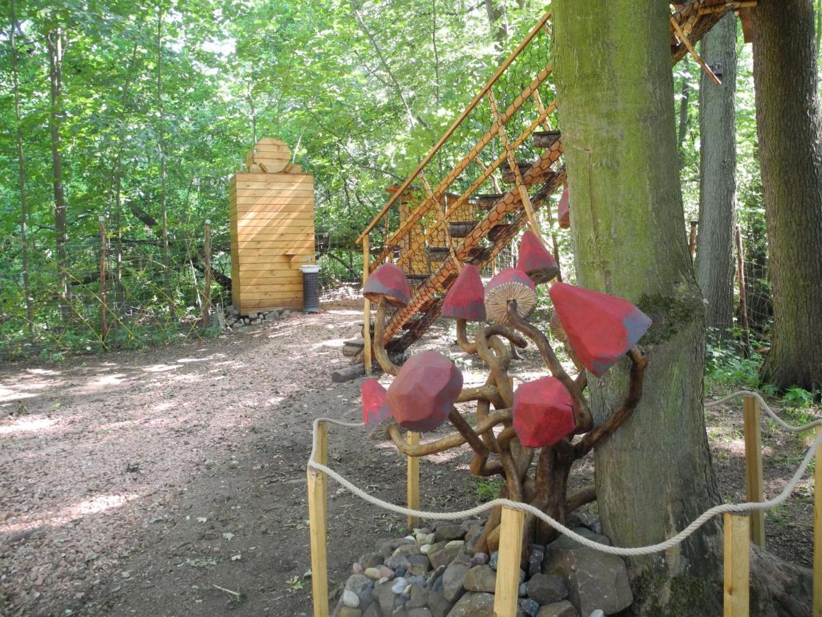 Вилла Treehouse V Brdech Bohutin  Экстерьер фото