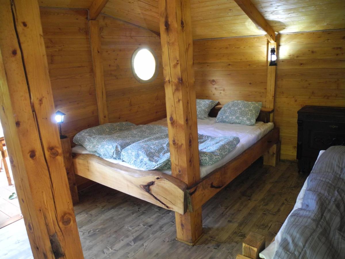 Вилла Treehouse V Brdech Bohutin  Экстерьер фото