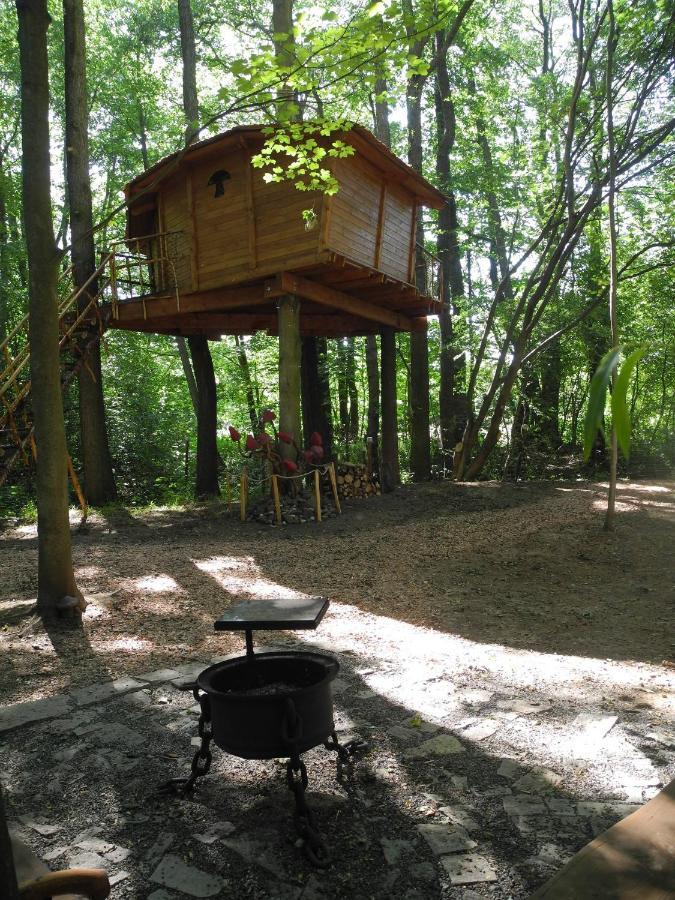 Вилла Treehouse V Brdech Bohutin  Экстерьер фото